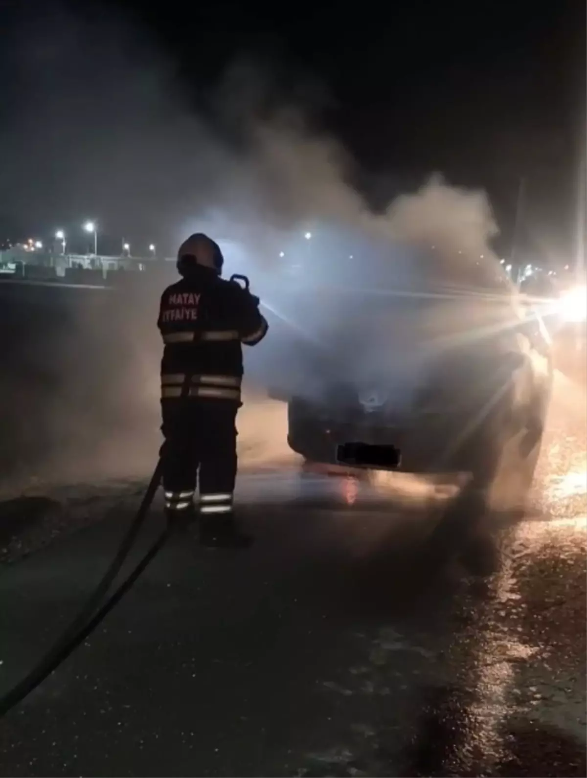 antakyada seyir halindeki otomobilde yangin cikti A3j5D1QF.jpg