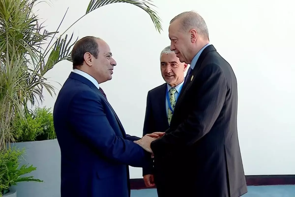 cumhurbaskani erdogan gazze zirvesi icin misirda sisi bizzat karsiladi 1qEkIKYI.jpg