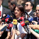 Beklenen gorusme yapildi imrali heyeti akpli ala ile gorustu Cqrd71JW
